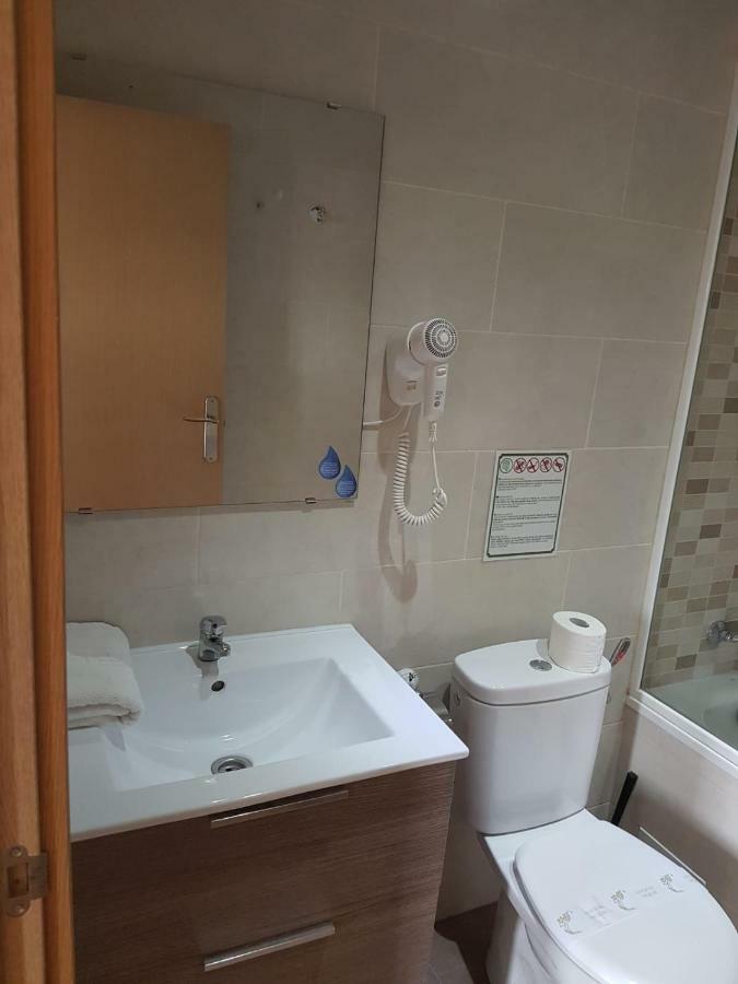 Hostal Felipe 2 Barcelona Room photo